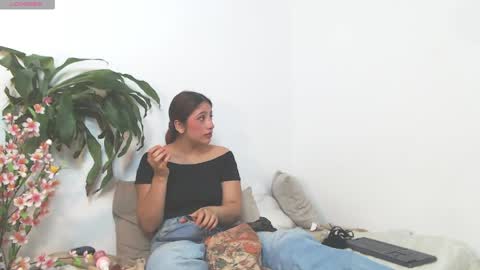 scarlet_100 online show from 7, 4, 2026