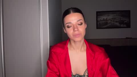 Snapshot of scarlet_daisy_ chatting on 29, 6, 2026 Sophie online show from 29, 6, 2026