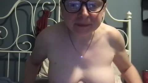 Snapshot of scarlet_envyy chatting on 9, 9, 2025 scarlet_envyy online show from 9, 9, 2025