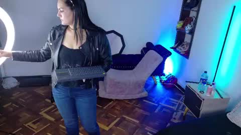 Snapshot of scarlet_hiit chatting on 3, 7, 2026 scarlet_hiit online show from 3, 7, 2026