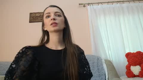 Scarlet online show from 9, 5, 2026