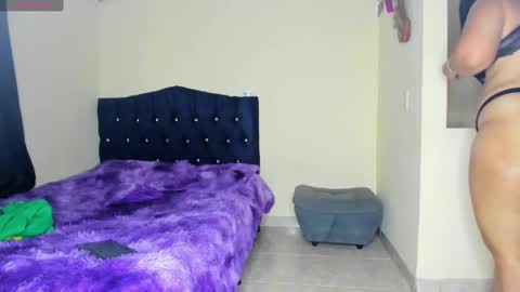 scarlet_tommy online show from 8, 1, 2025