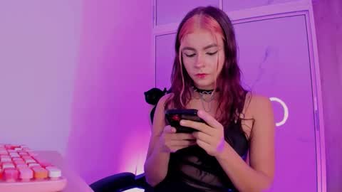 Scarlet online show from 17, 5, 2026