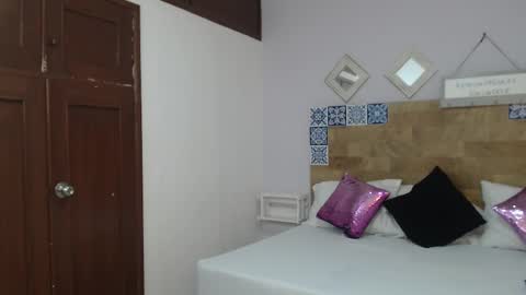 Snapshot of scarletlevis chatting on 8, 10, 2025 scarlet online show from 8, 10, 2025