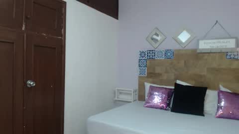 Snapshot of scarletlevis chatting on 11, 10, 2025 scarlet online show from 11, 10, 2025