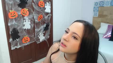 Snapshot of scarletlevis chatting on 14, 10, 2025 scarlet online show from 14, 10, 2025