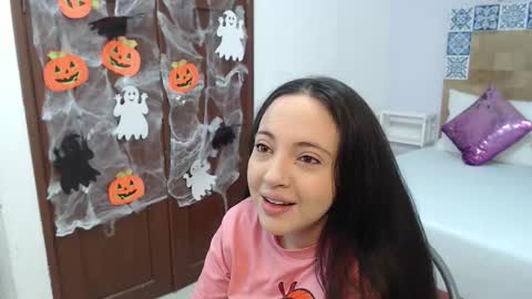 Snapshot of scarletlevis chatting on 15, 10, 2025 scarlet online show from 15, 10, 2025