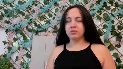 Snapshot of scarletlevis chatting on 19, 10, 2025 scarlet online show from 19, 10, 2025