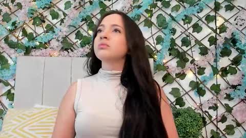 Snapshot of scarletlevis chatting on 20, 10, 2025 scarlet online show from 20, 10, 2025