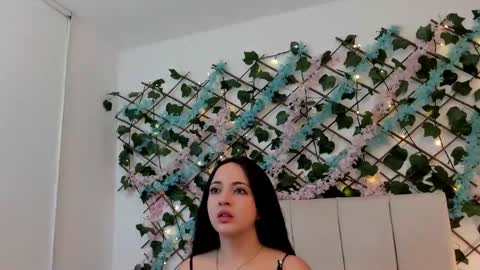 Snapshot of scarletlevis chatting on 23, 11, 2025 scarlet online show from 23, 11, 2025