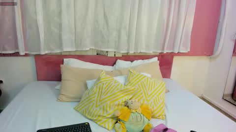 Snapshot of scarletlevis chatting on 8, 1, 2026 scarlet online show from 8, 1, 2026