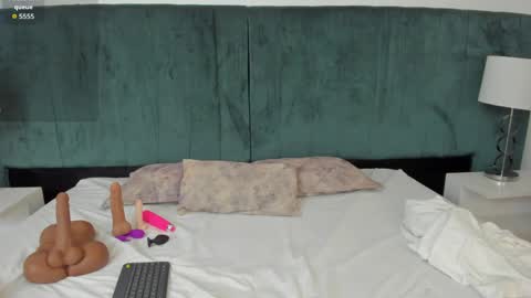 scarlett__noir online show from 8, 4, 2026