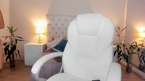 Snapshot of scarlett_bunnyy_ chatting on 6, 2, 2026 Bunny online show from 6, 2, 2026