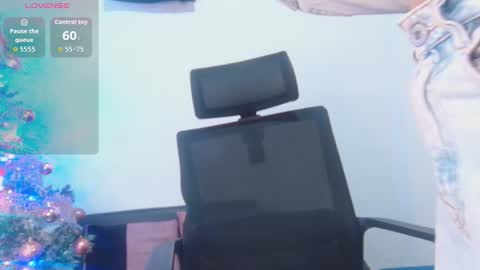 Snapshot of scarlett_crastrawberry chatting on 20, 11, 2025 scarlet online show from 20, 11, 2025