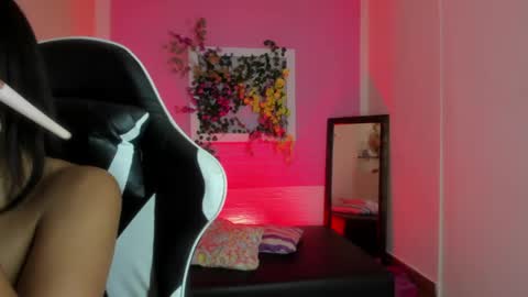 Snapshot of scarlett_lune chatting on 23, 5, 2026 scarlett_lune online show from 23, 5, 2026
