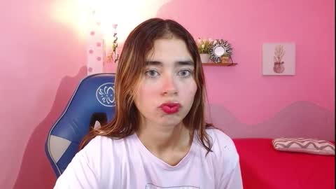 Snapshot of scarlett_rox chatting on 8, 1, 2026 Scarlett 3 online show from 8, 1, 2026