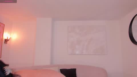 Scarlett online show from 3, 12, 2025