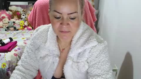 Snapshot of scarletteowens chatting on 10, 1, 2025 Scarlette online show from 10, 1, 2025