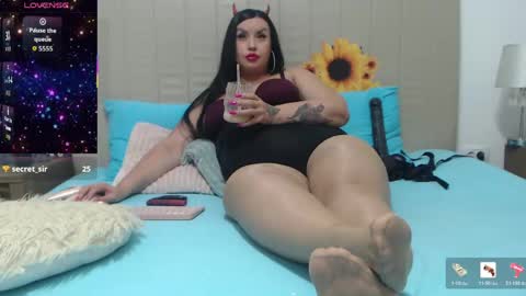 Snapshot of scarlettmyxx chatting on 2, 6, 2026 Queen Scarlett online show from 2, 6, 2026