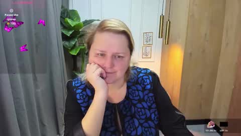 Snapshot of scarlettsoft chatting on 21, 10, 2025 Scarlett online show from 21, 10, 2025