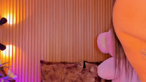 scarlettwallace online show from 1, 12, 2024