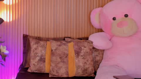 scarlettwallace online show from 6, 12, 2024