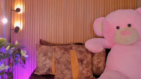 scarlettwallace online show from 7, 12, 2024