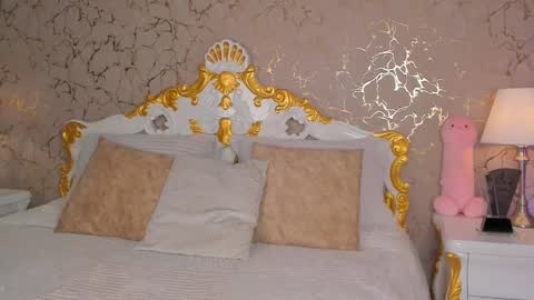 scarlettwallace online show from 23, 2, 2025