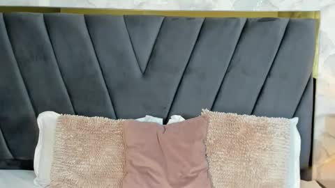 scarlettwallace online show from 2, 3, 2025