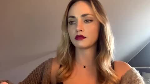 ScarlettxBlonde online show from 25, 3, 2026