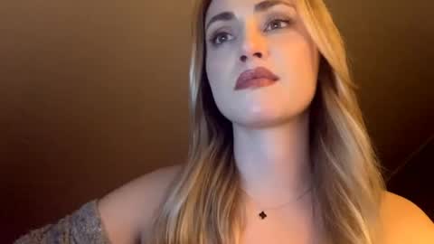 ScarlettxBlonde online show from 15, 4, 2026