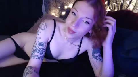 Sarah Bones online show from 9, 12, 2024