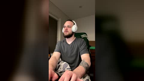 Snapshot of schizos chatting on 8, 5, 2026 Charlie online show from 8, 5, 2026