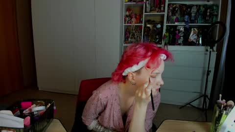Snapshot of school_love chatting on 8, 5, 2026 Rina online show from 8, 5, 2026