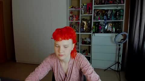 Snapshot of school_love chatting on 28, 5, 2026 Rina online show from 28, 5, 2026
