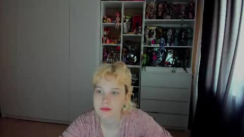Snapshot of school_love chatting on 13, 7, 2026 Rina online show from 13, 7, 2026