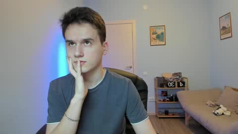 Snapshot of scooby_r chatting on 28, 1, 2025 Thomas brunette and Alex blond online show from 28, 1, 2025