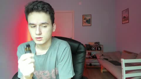 Snapshot of scooby_r chatting on 31, 1, 2025 Thomas brunette and Alex blond online show from 31, 1, 2025