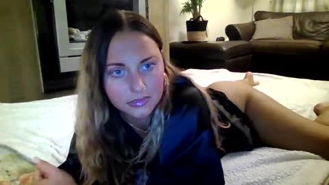 Scouse Lexi  online show from 11, 9, 2025