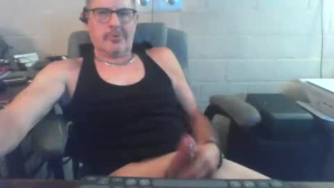Snapshot of sdh69 chatting on 18, 5, 2026 eating pussy sucking dick online show from 18, 5, 2026