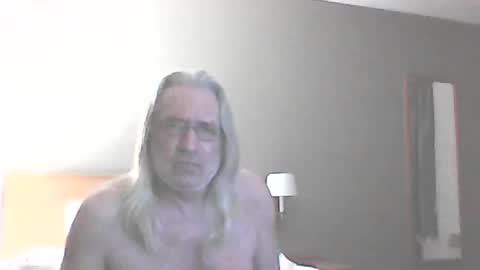 Snapshot of seantheflyer chatting on 5, 2, 2025 seantheflyer online show from 5, 2, 2025