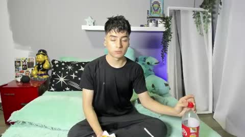 Snapshot of sebas_rosse chatting on 20, 6, 2026 sebastian online show from 20, 6, 2026
