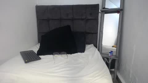 Snapshot of sebastian_n_alinson chatting on 7, 12, 2024 sebastian n alinson online show from 7, 12, 2024