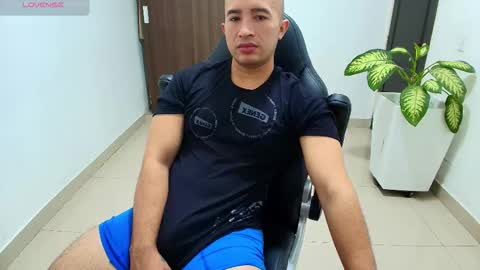 Snapshot of sebastian_oconnor77 chatting on 6, 11, 2025 juan sebastian online show from 6, 11, 2025