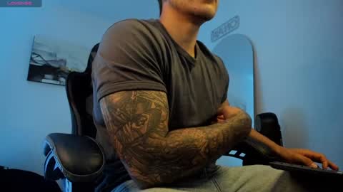 Snapshot of sebastianortizm chatting on 17, 1, 2025 Lucian Sinclair online show from 17, 1, 2025