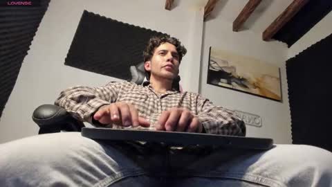 Lucian Sinclair online show from 8, 3, 2026