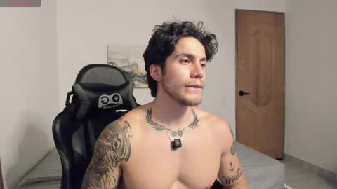 Snapshot of sebastianortizm chatting on 21, 5, 2026 Lucian Sinclair online show from 21, 5, 2026