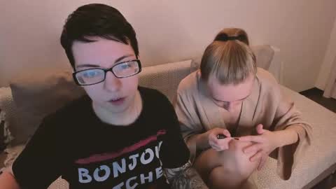 Snapshot of secret_dreams_ chatting on 18, 4, 2026 Amanda and pair in a real life we love each other but can play with you online show from 18, 4, 2026