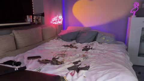 Secret Lovers online show from 11, 6, 2026