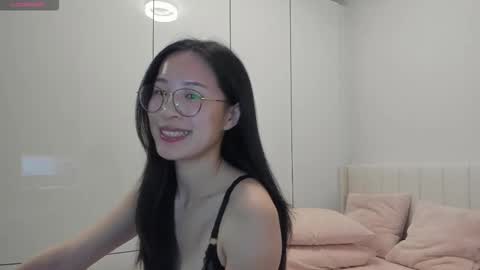 Snapshot of secretgirlfriendxo chatting on 1, 11, 2025 Angela online show from 1, 11, 2025